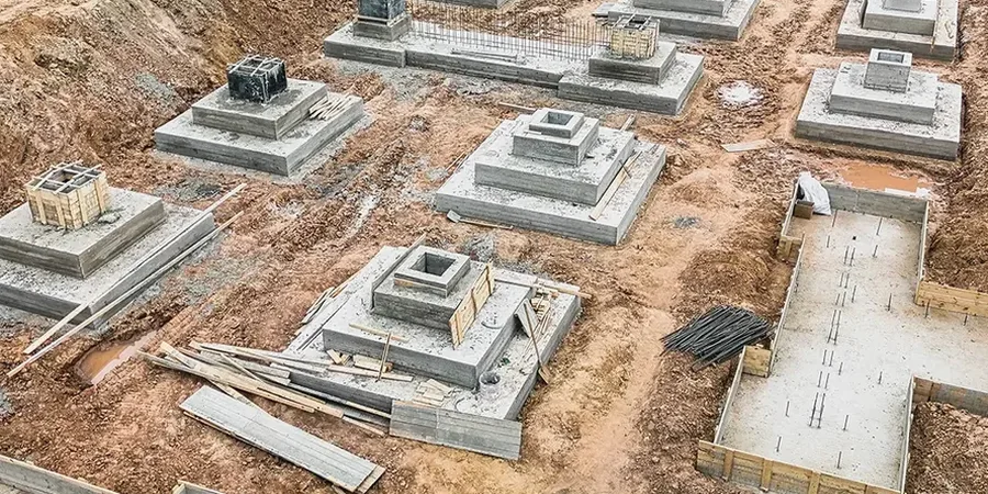 Diseño de fundaciones en pilotes en Alto Hospicio: capacidad sísmica y suelos salinos